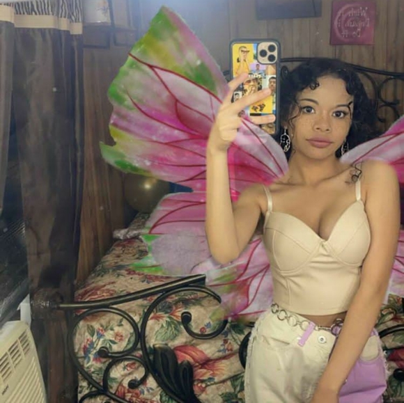 Meet your Posher, Maria - Picture 2 of 2